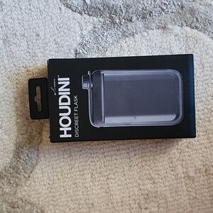 Houdini Discreet Flask by Rabbit new